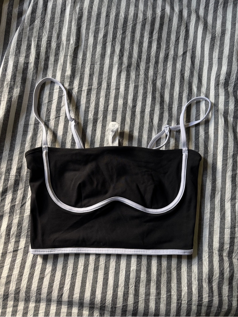 ALO Yoga Black Crop Top with White Contrast Trim